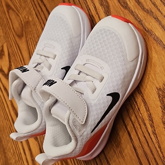 Nike Sneakers - Picture 2 of 7